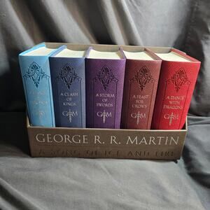 A Game of Thrones Leather-Cloth Boxed Set (A Song of Ice and Fire)